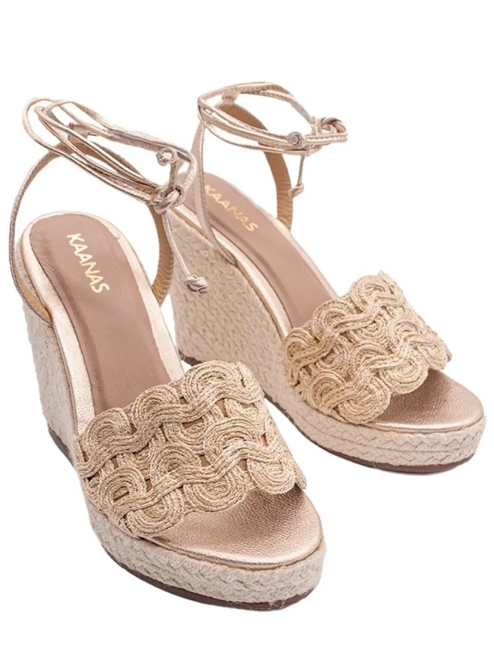 Kaanas eve ankle